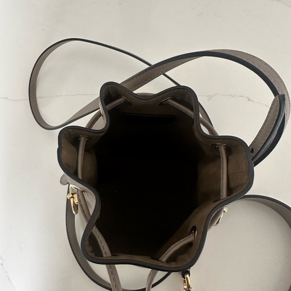 💗SOLD💗Authentic Fendi mini Mon Tresor bucket bag - Picture 4 of 15